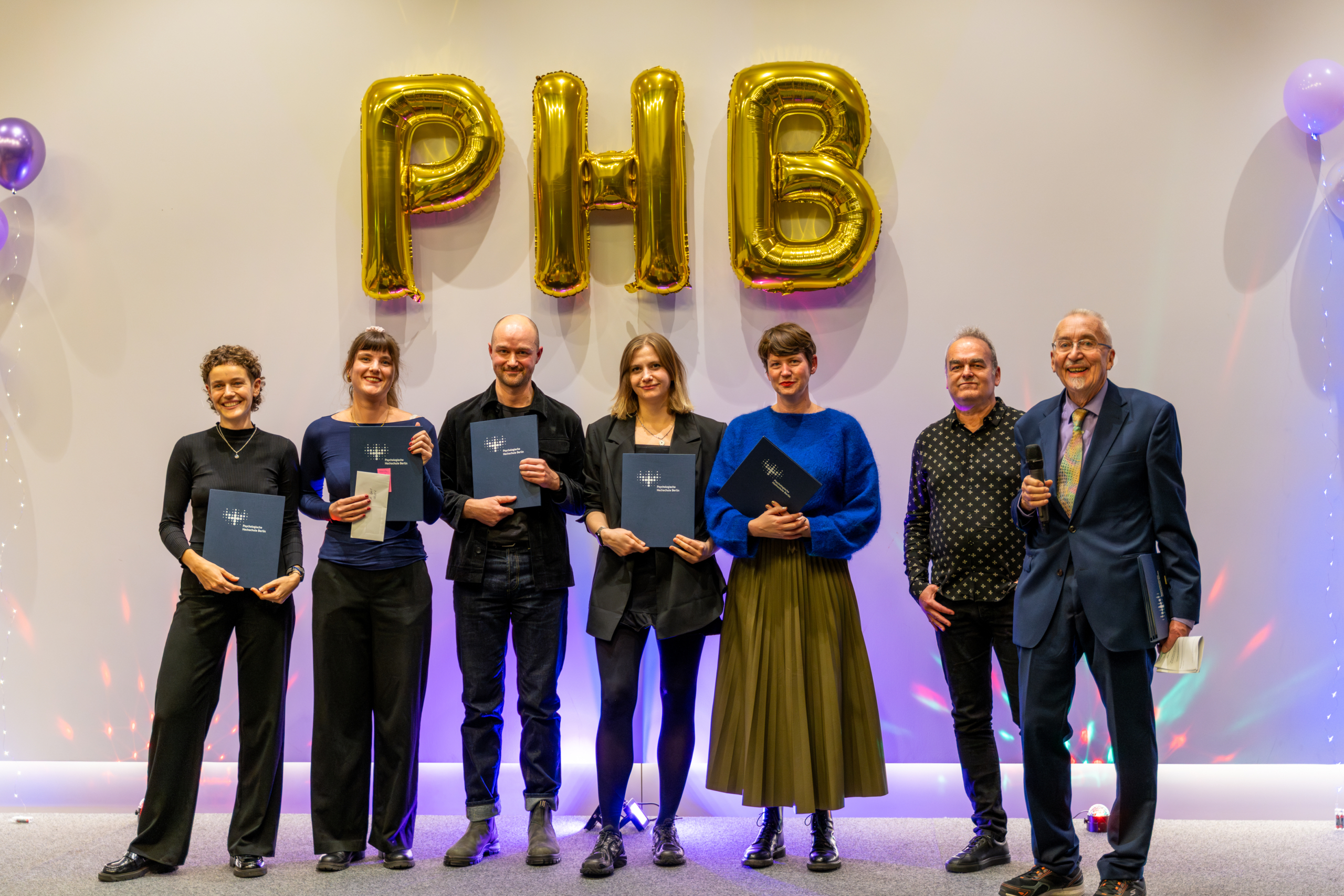 PHB Examensfeier: Foto der Preisträger*innen für herausragende Abschlussarbeiten