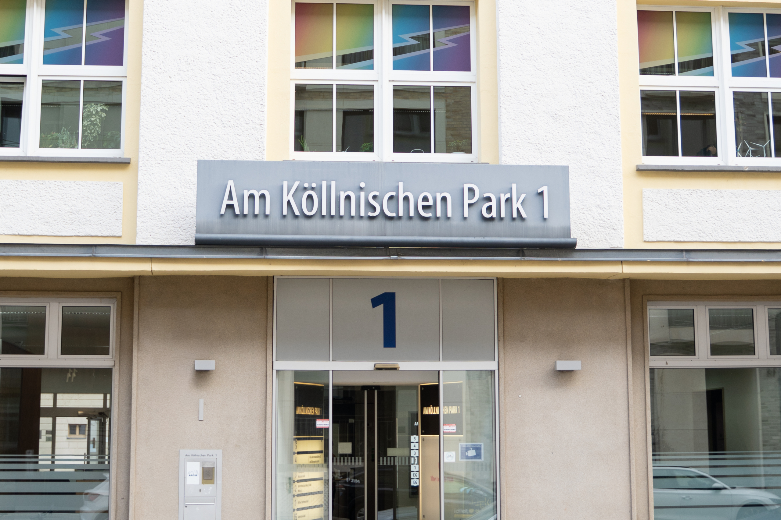 Foto des Gebäudeeingangs Am Köllnischen Park 1 in Berlin